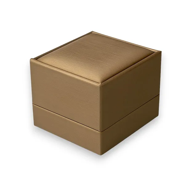 Футляр бежевий під каблучку 