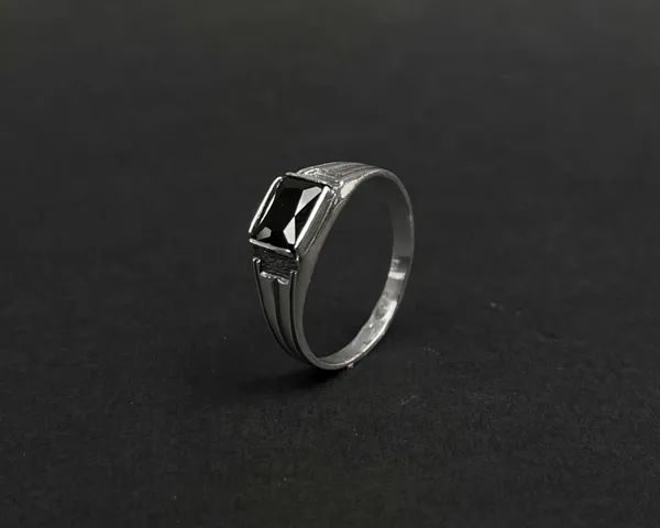 Серебряное мужское кольцо Мощь15018