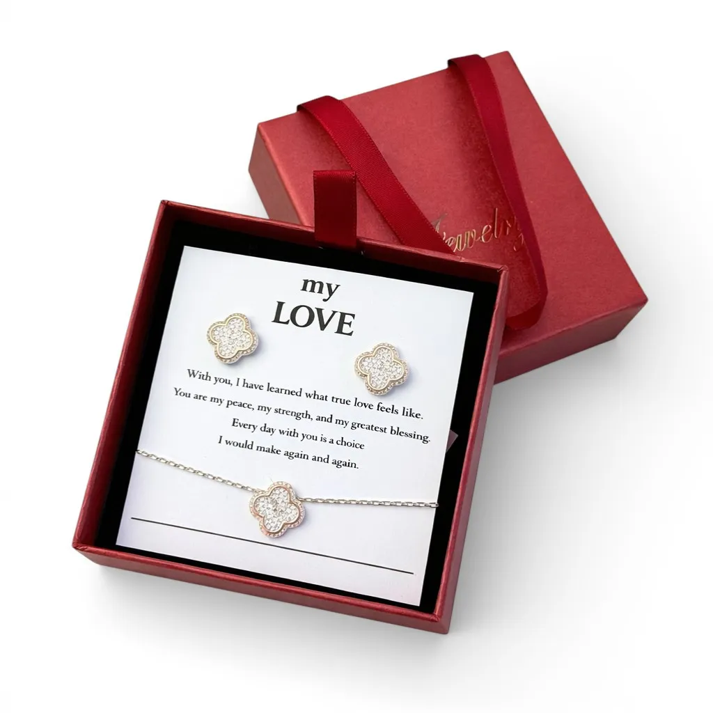 Срібний набір Конюшина всипаний цирконієм та листівка для коханої