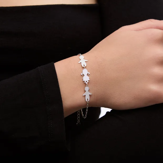 Срібний браслет для гравіювання з підвіскою Два синочка та донечка