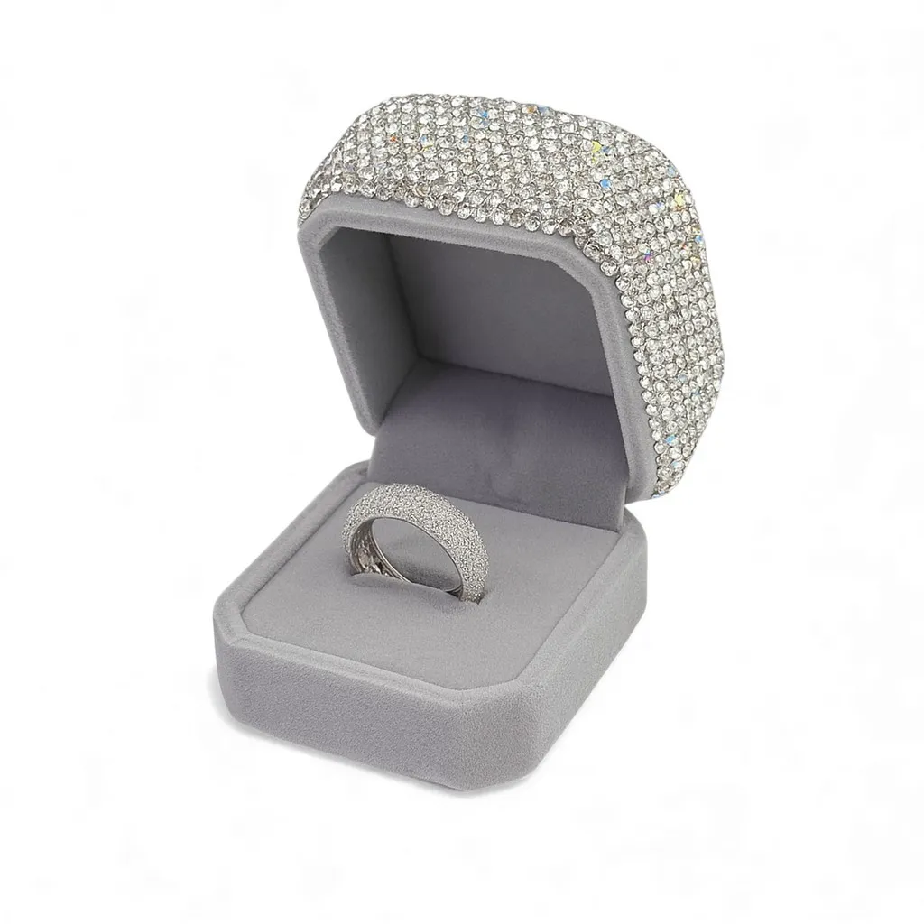 Срібна каблучка Кришталь та футляр Кришталь