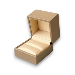 Футляр бежевий під каблучку   зображення 2