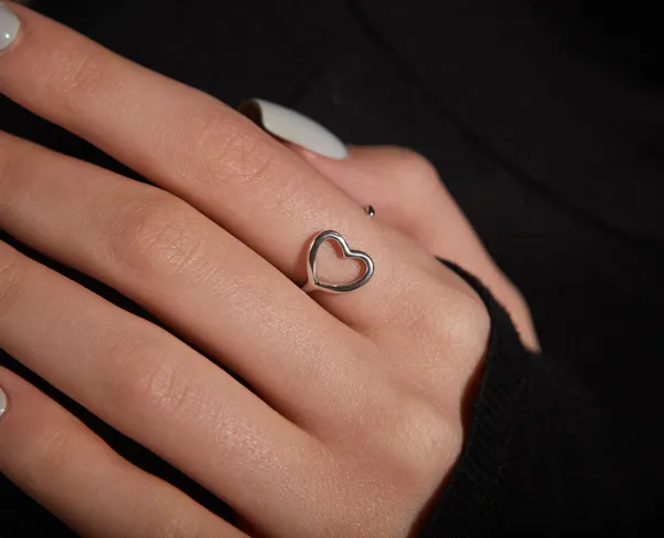 Серебряное кольцо Лолита 12081