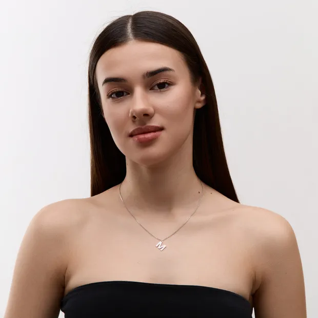 Срібне кольє буква М