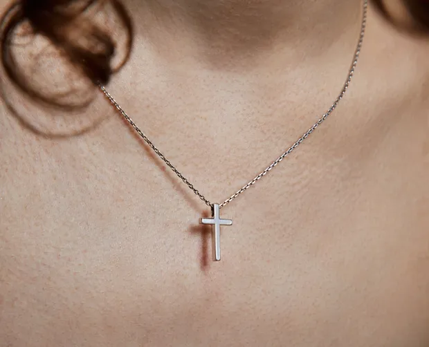 Silver necklace with a cross Style M