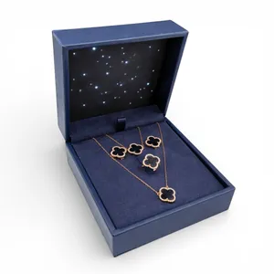 Срібний набір Зоряна Конюшинка та подарункове пакування 