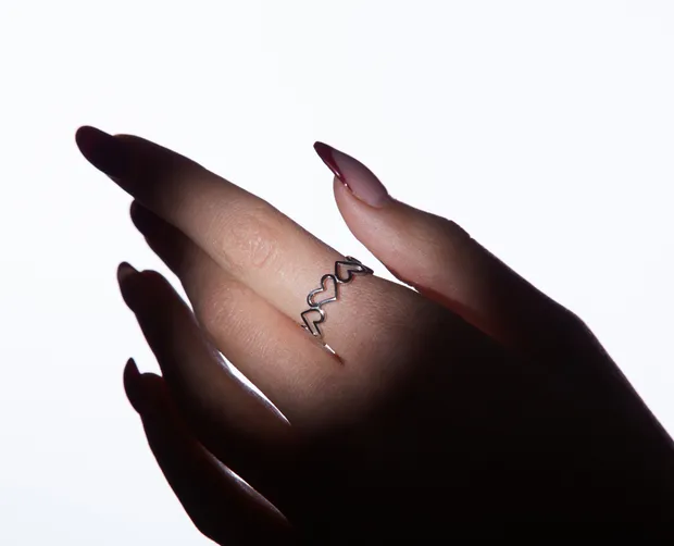 Silver ring in Hearts Atom