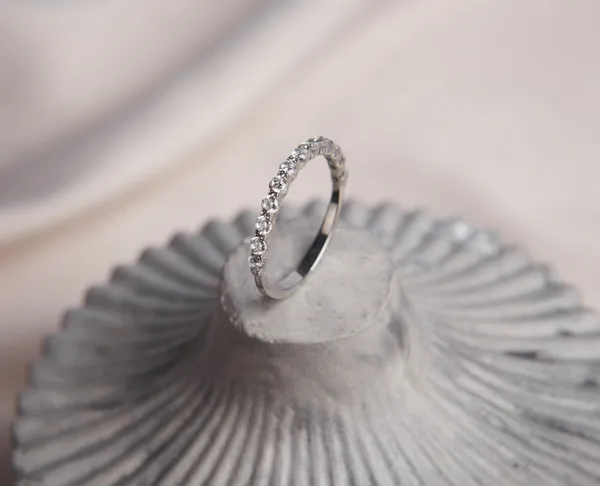 Серебряное кольцо Дорожка 8035Р