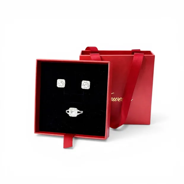 Подарунок для коханої Срібний набір Фіаніт