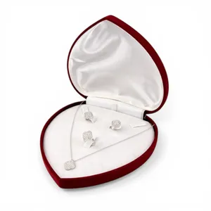 Подарунок для коханої срібний набір Конюшина всипана цирконієм  зображення 3