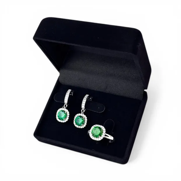 Подарунок для коханої срібний набір Смарагд Зелений