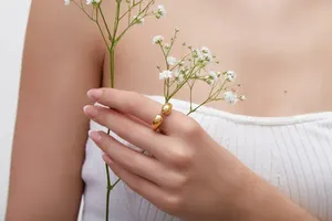 Подарунок для коханої срібна каблучка з позолотою Капля  зображення 2