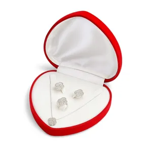 Срібний набір Конюшина всипана цирконієм та Футляр під набір Сердечко 