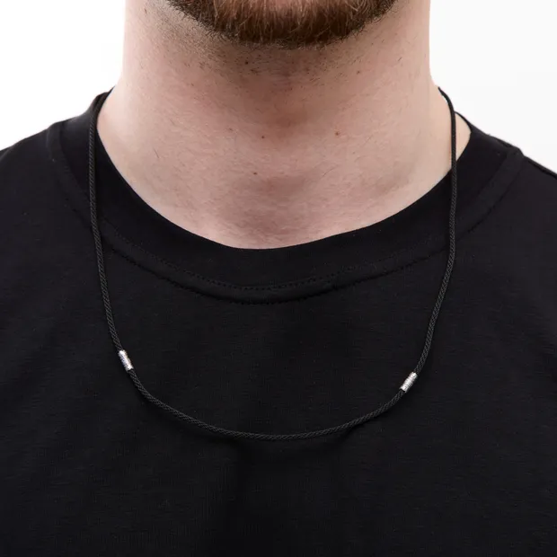 Срібний шнурок шовковий зі вставками 